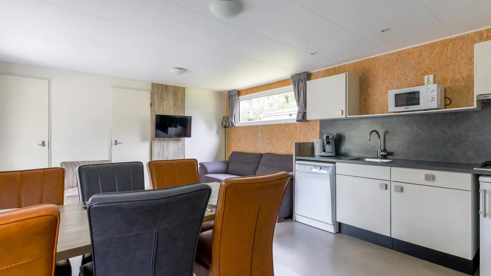 Woodchalet-Dining room