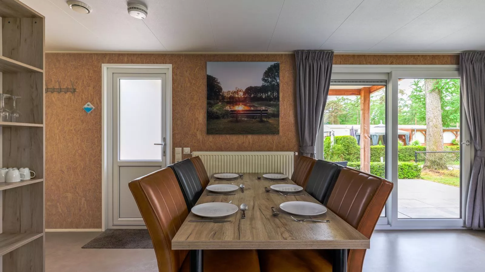 Woodchalet-Dining room