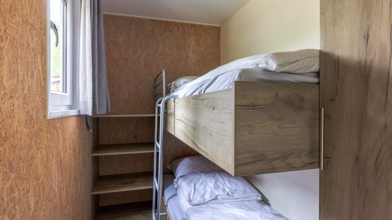 Woodchalet-Bedroom