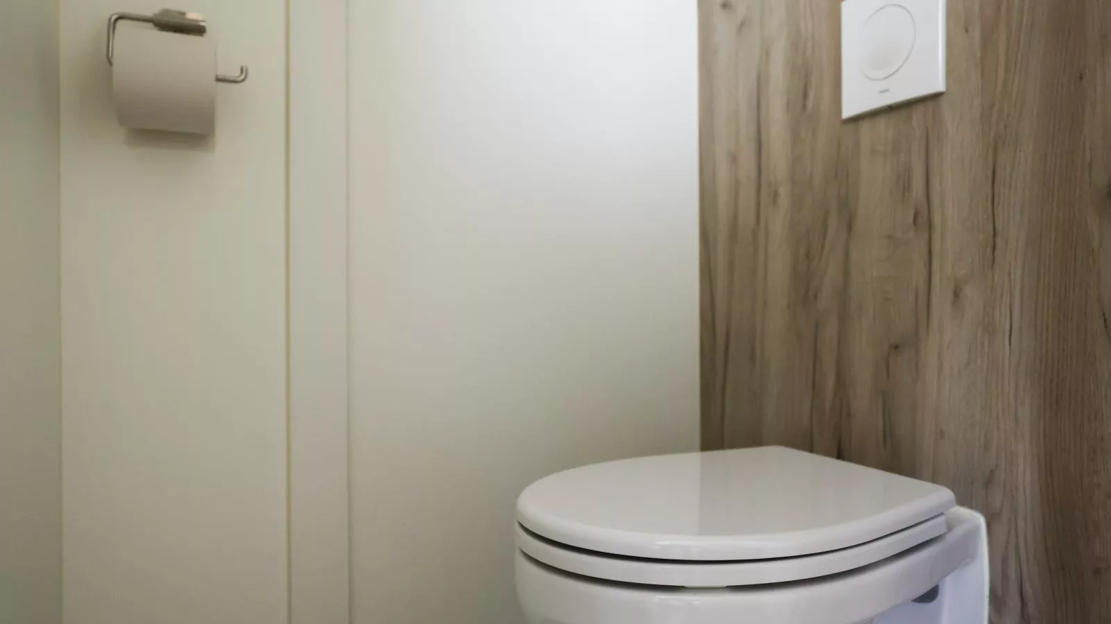 Woodchalet-Bathroom