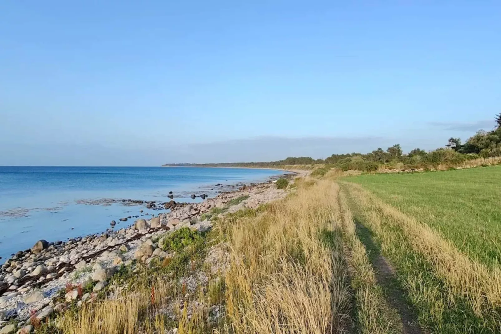 Seaside Serenity in LumsAYs-By Traum-Water view