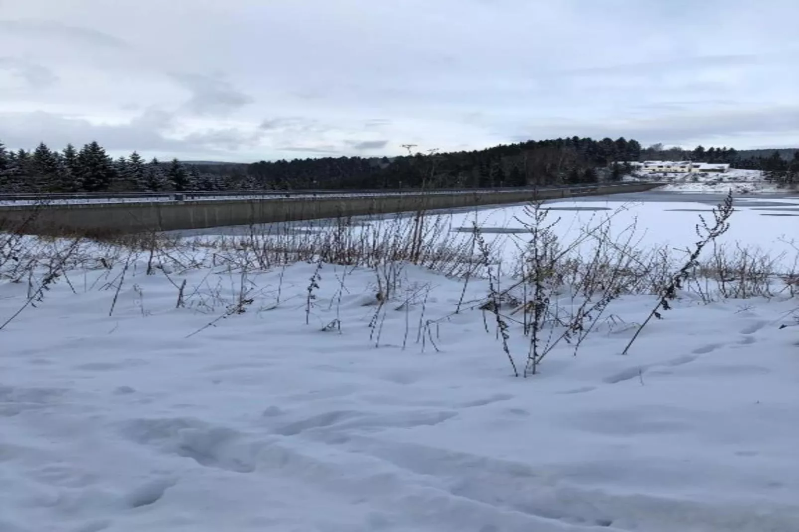 Ferienwohnung an der Talsperre Rauschenbach-Area within 20km in winter