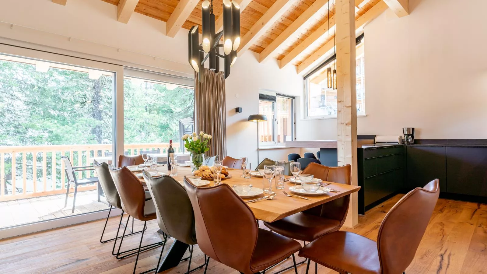 The Cosy Bear Lodge-Salle à manger