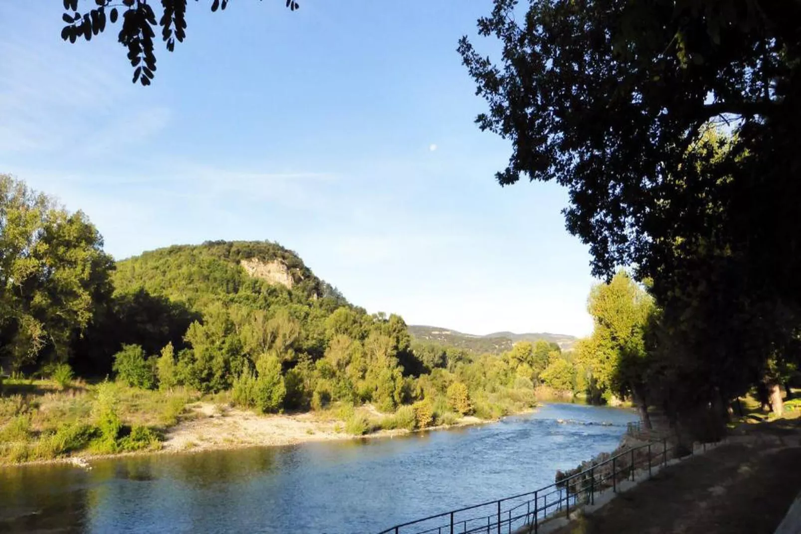 Les Sources de Manon 1-Areas within 20km in summer