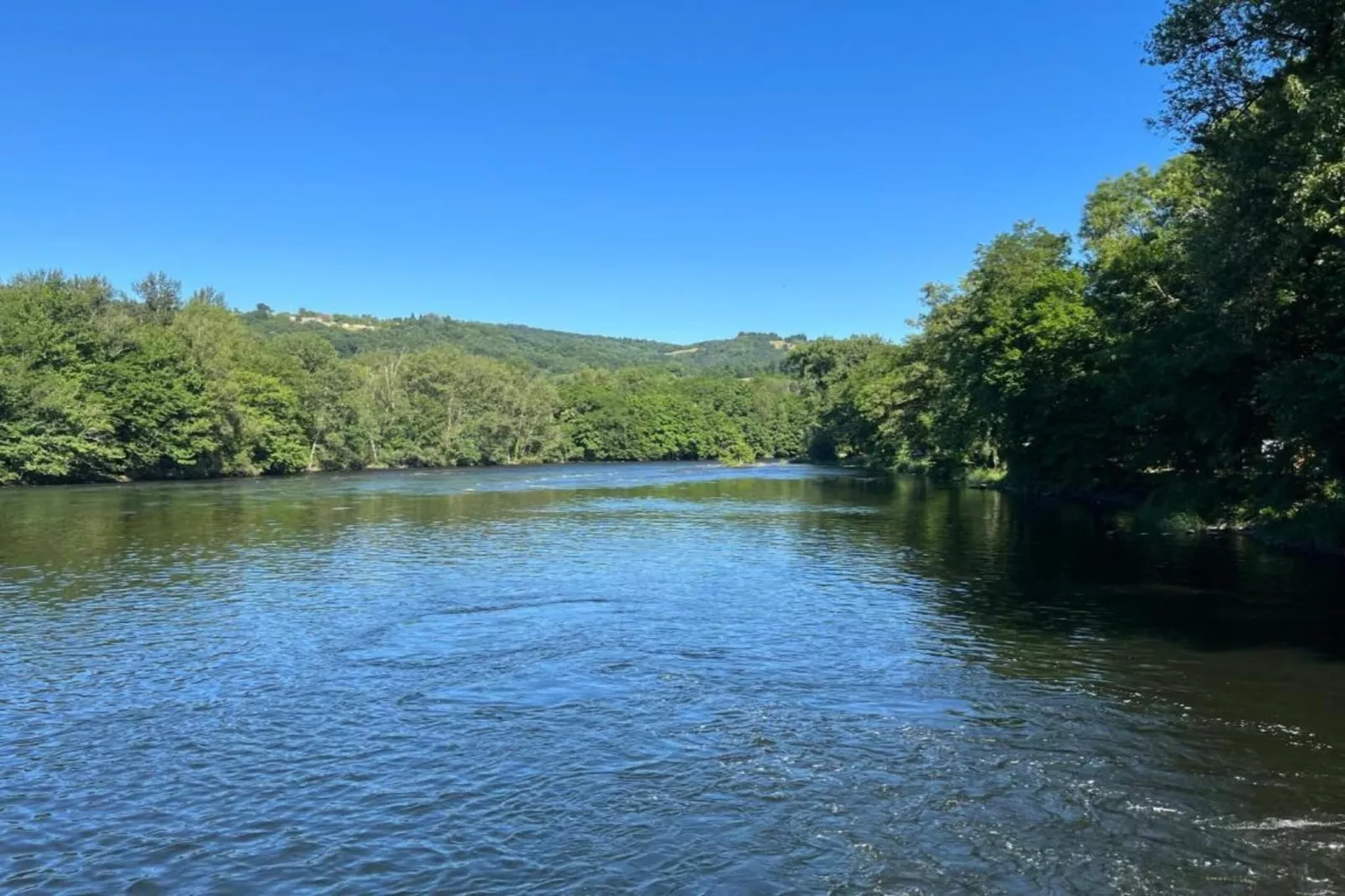 Altillac - La Rivière-Areas within 20km in summer