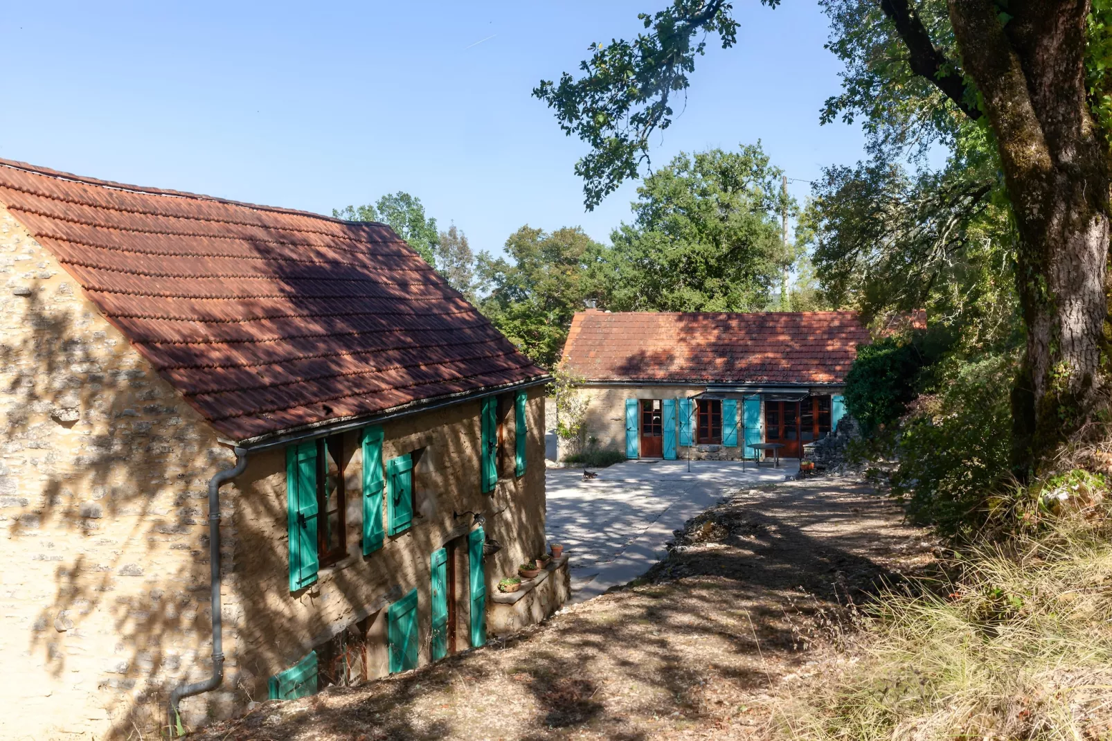 Maison Mayrac-Exterior in summer