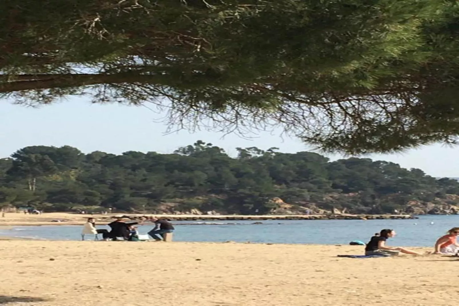 Les Canissons 4-Areas within 20km in summer