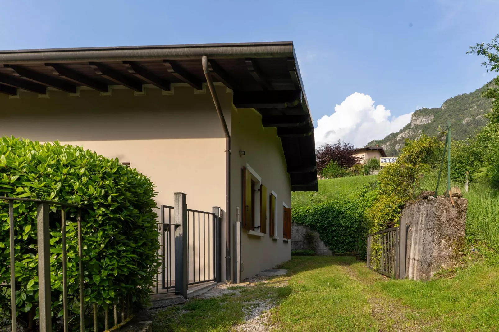 Casa Lucia Uno-Exterior in summer