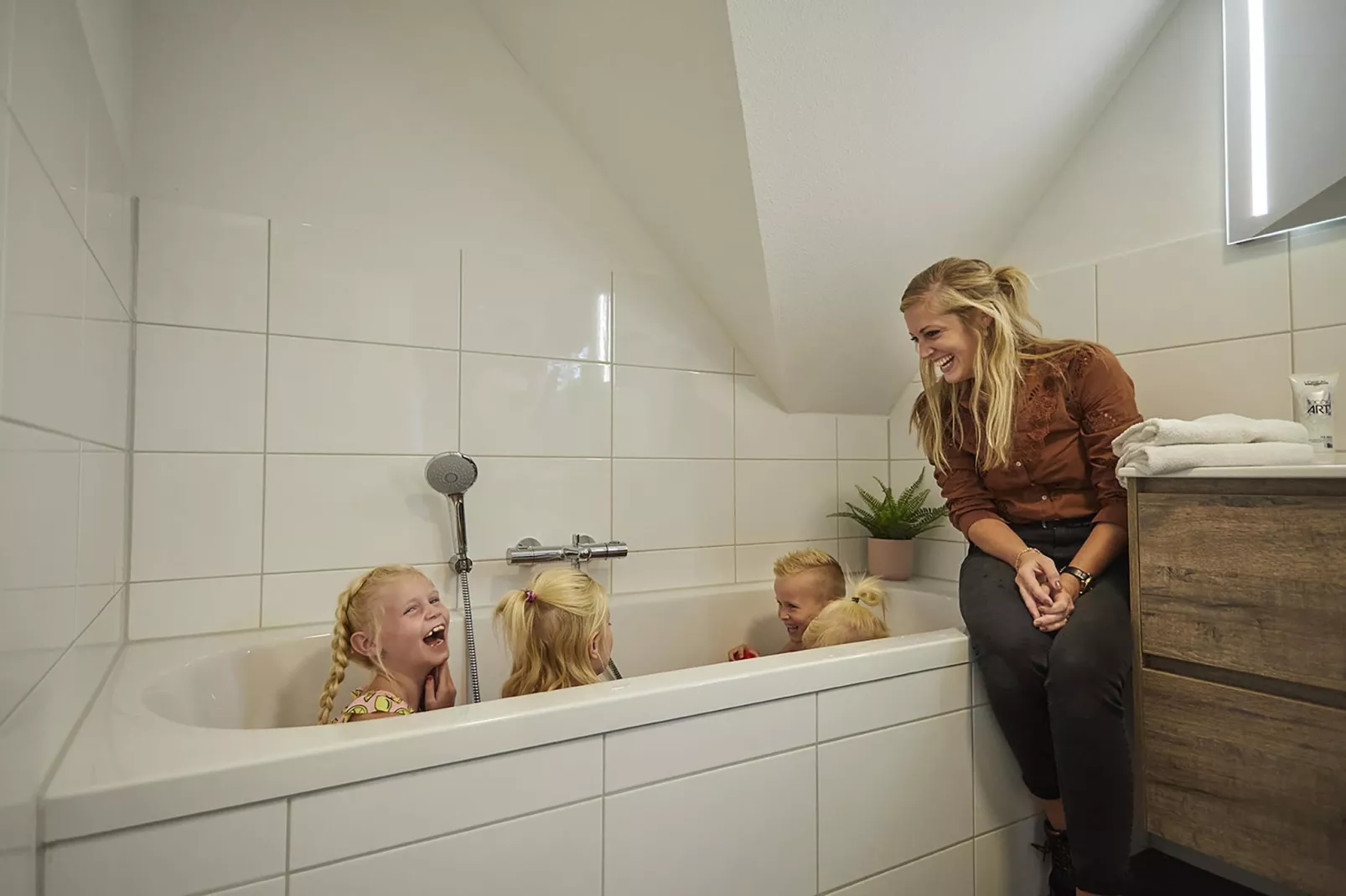 Buitenhof De Leistert 31-Badezimmer