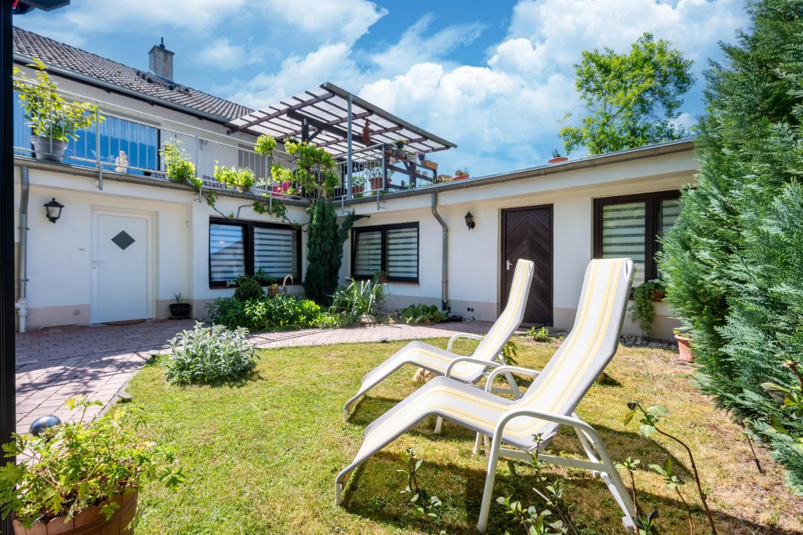 Ferienwohnung Schmidt-Gardens in summer