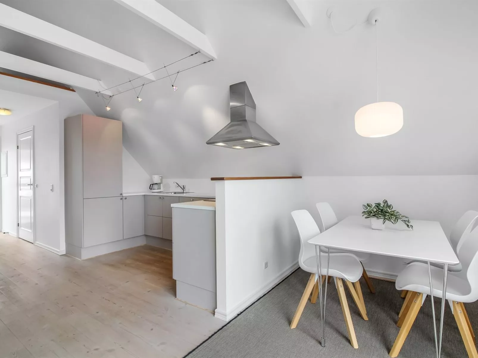 "Poulsen" - 200m from the sea-Drinnen