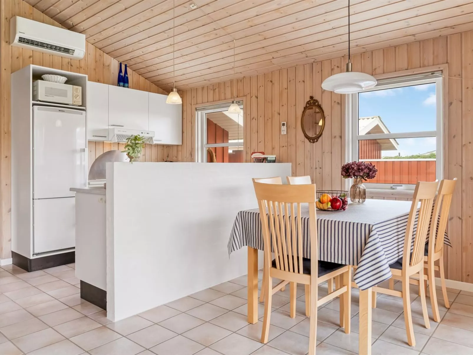 "Dolma" - 75m from the sea-Drinnen