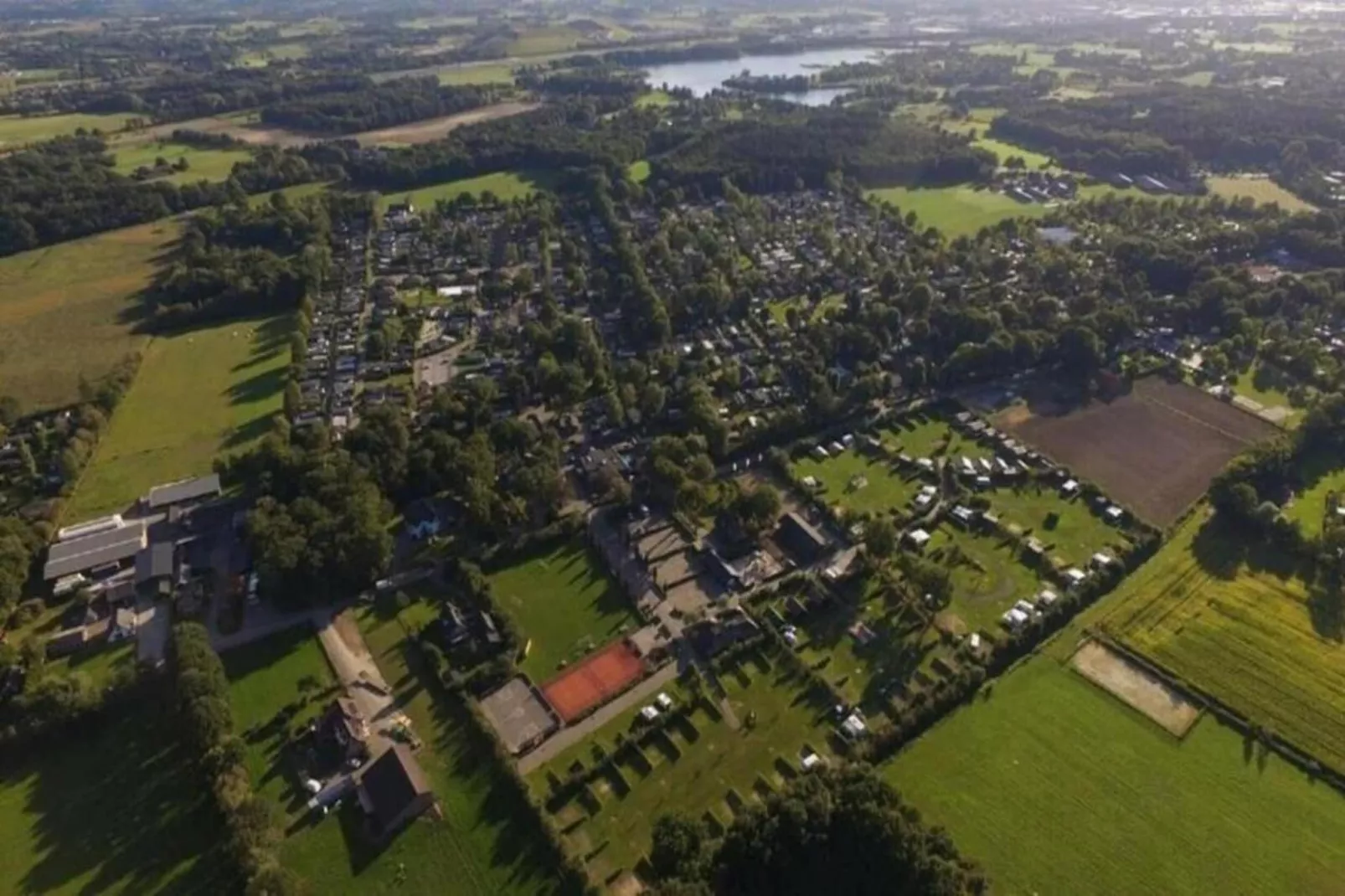 Dwergarend 17-05-Gebiete Sommer 20 km