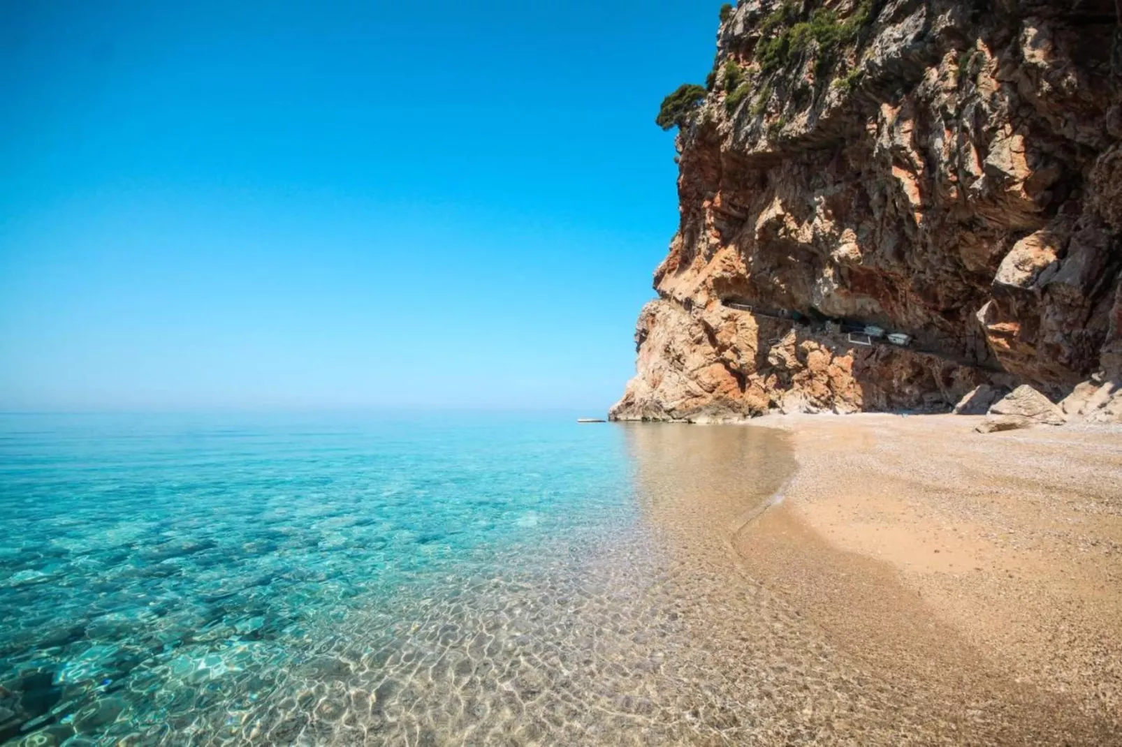 Dalmacija 8-Areas within 20km in summer