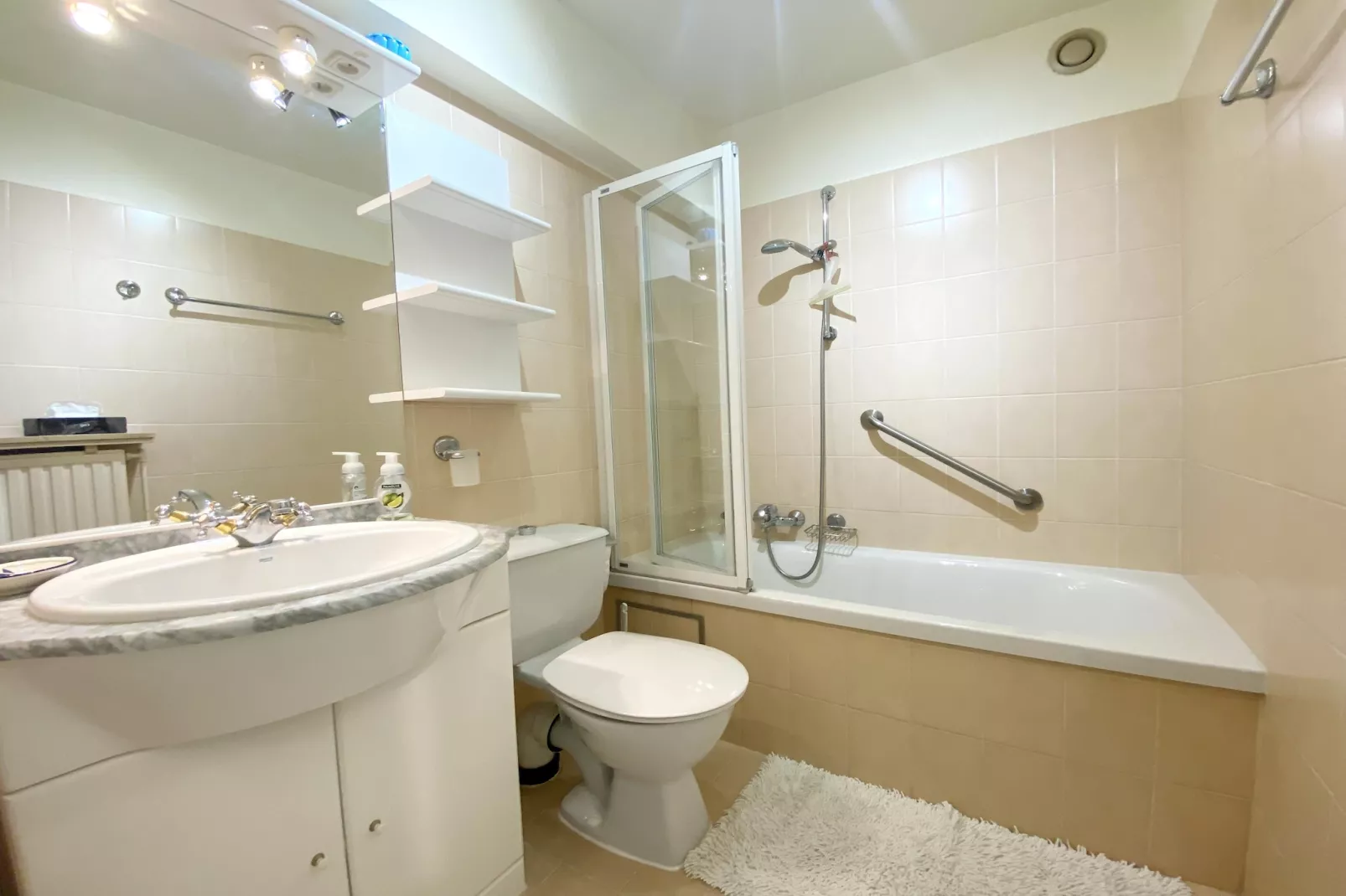 SUNFLOWER 404-Bathroom