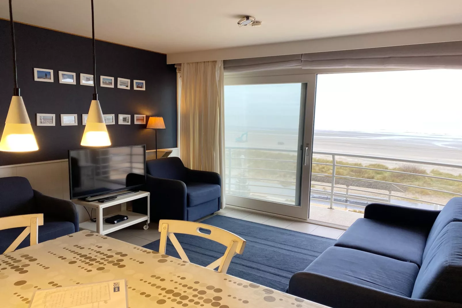 SEASIGHT A 0303GAR-Wohnzimmer