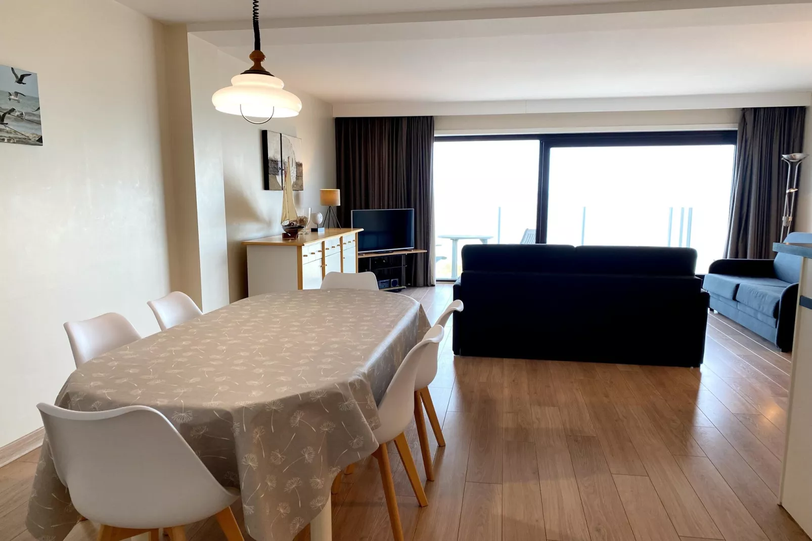 GARBI-Dining room