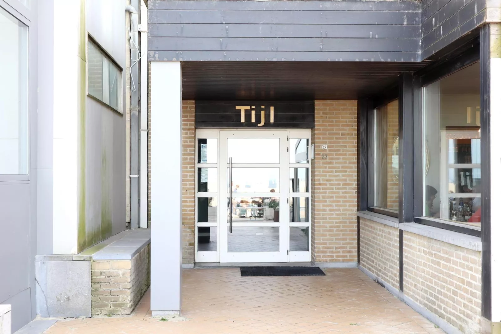 TIJL A 0901GAR-Empfangshalle