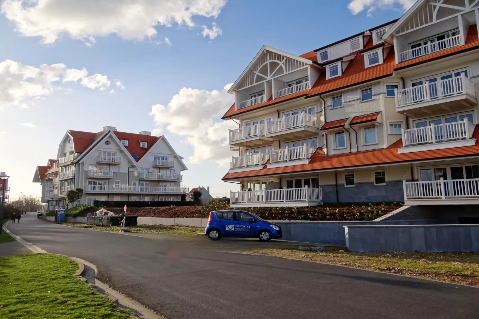 DOCKSIDE 0303-Exterior in summer