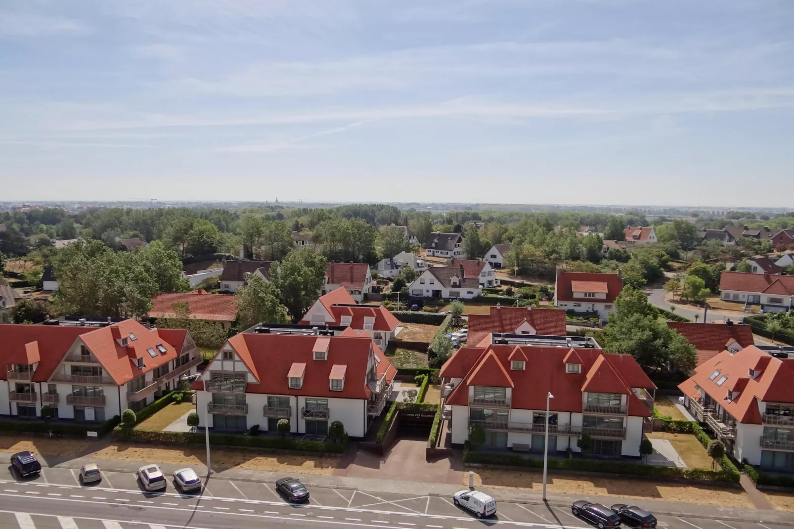 SANTHOOFT B/1002-View in summer