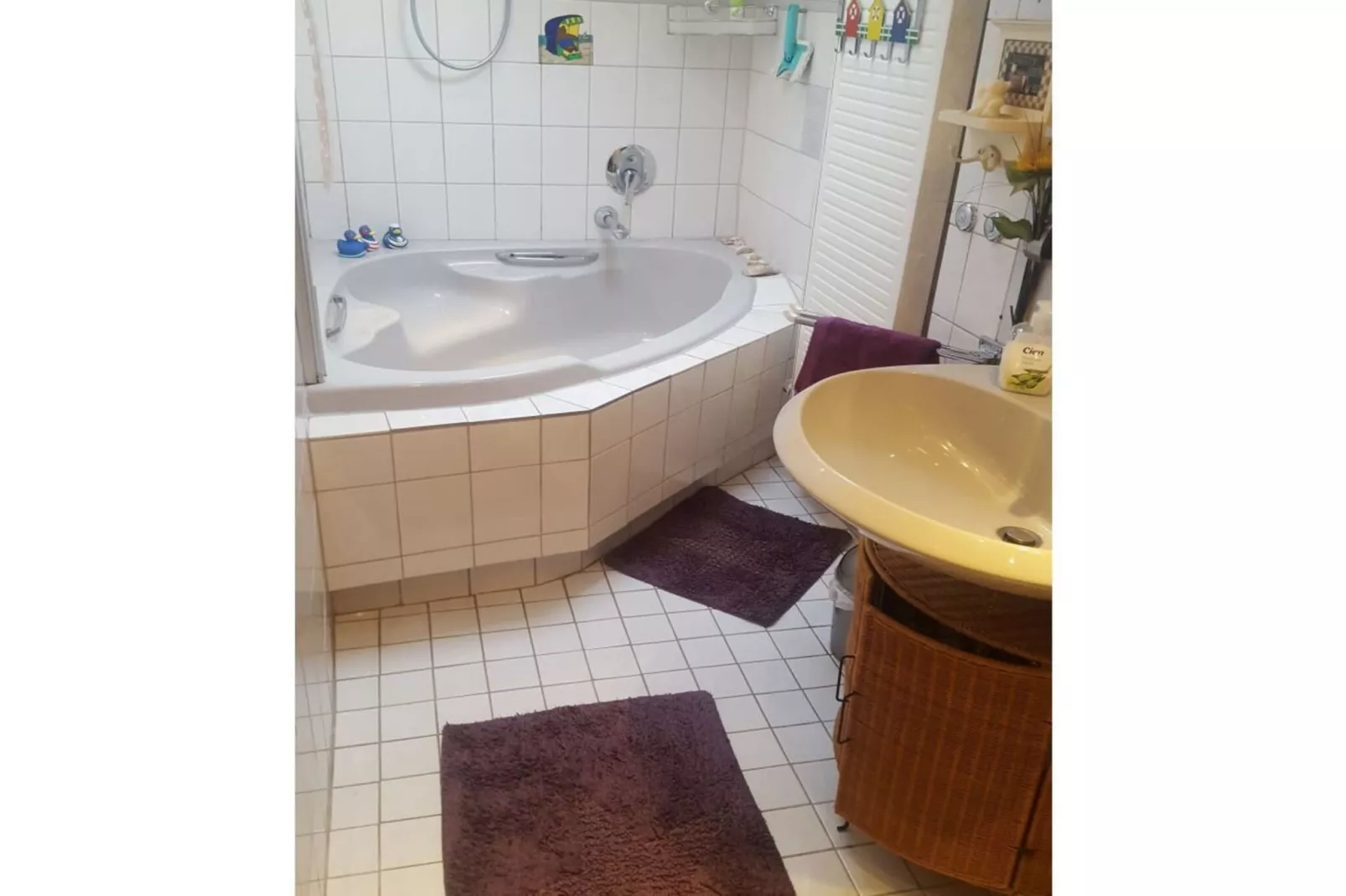 38290-Bathroom