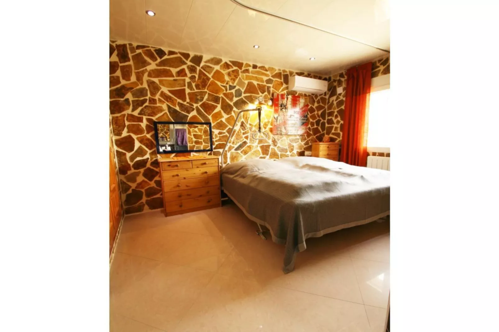 127471-Bedroom
