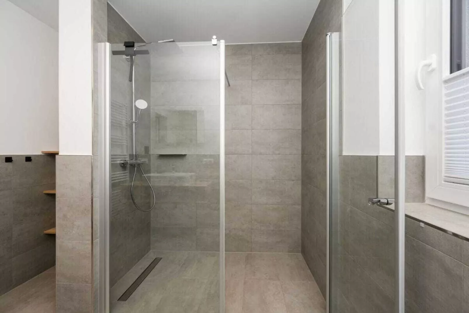 453224-Bathroom