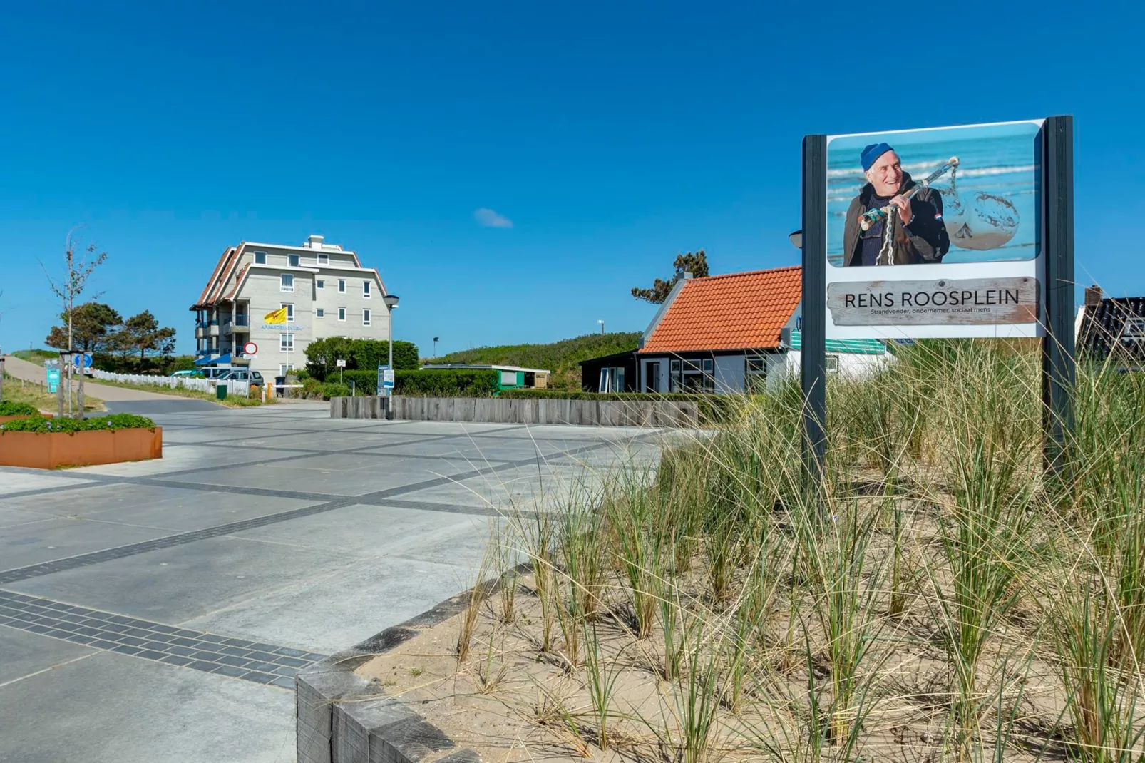 Sandepark 165-Exterior in summer