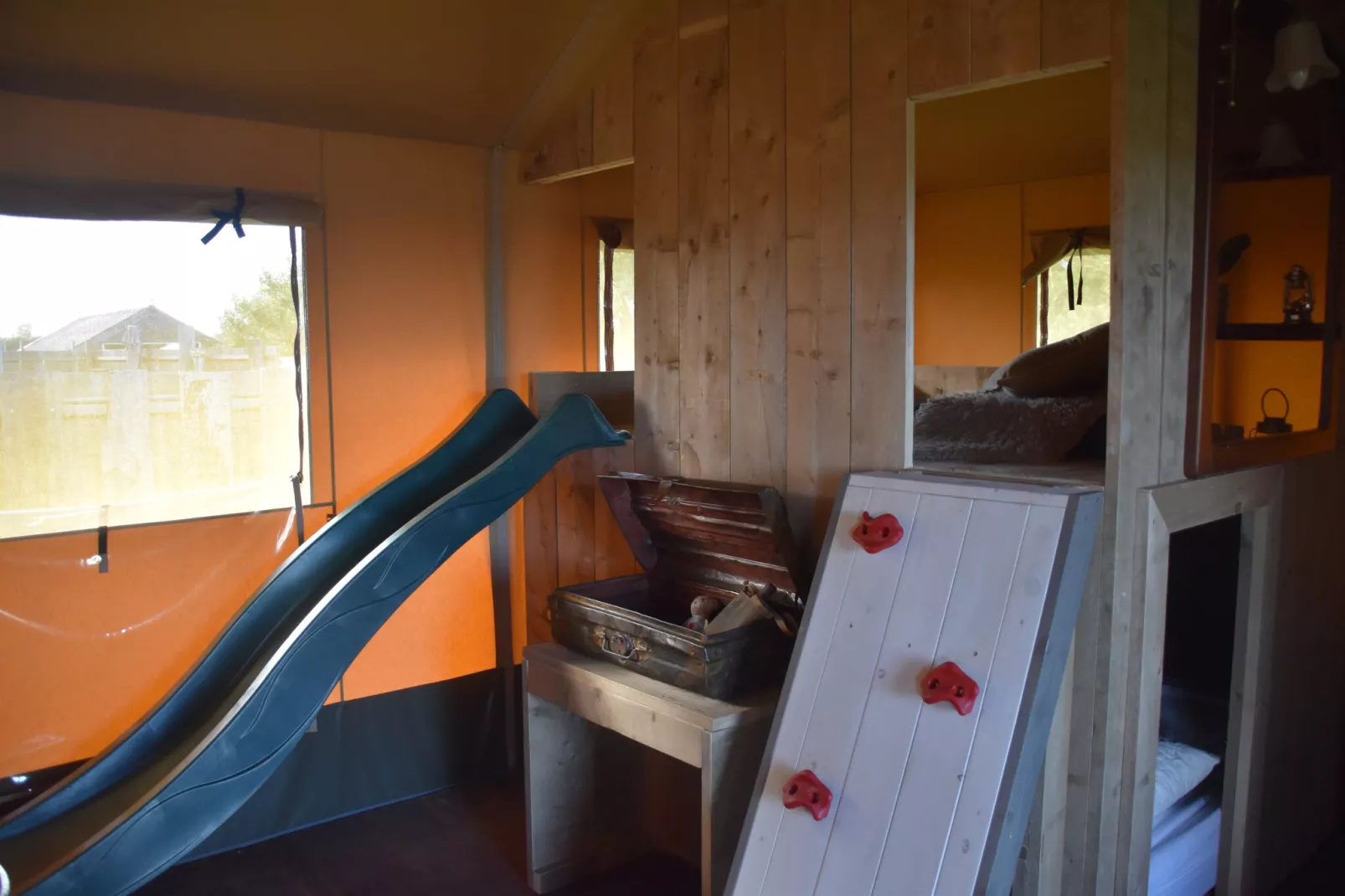 Kidz Lodge-Recreation room