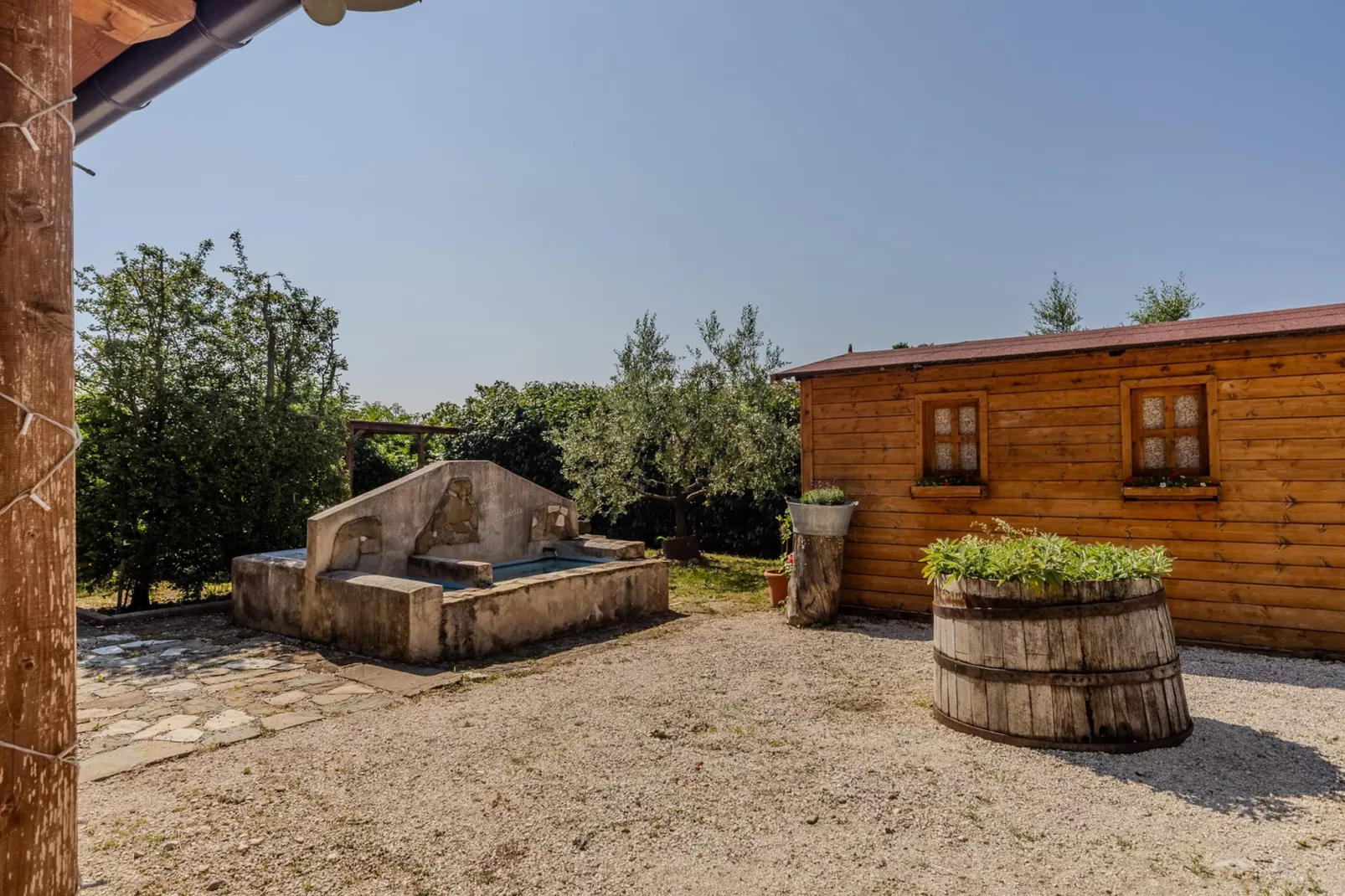 Dai Du Bourdei-Exterior in summer