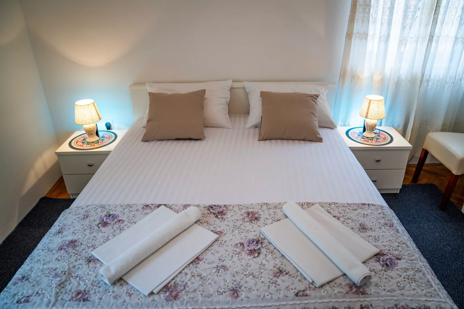 Guest House Cesic - Double Room No6-Schlafzimmer