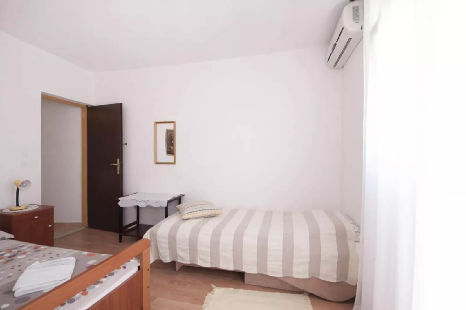 Apartments Mira -One Bedroom Apartment with Terrace and Sea View(A1)-Chambre