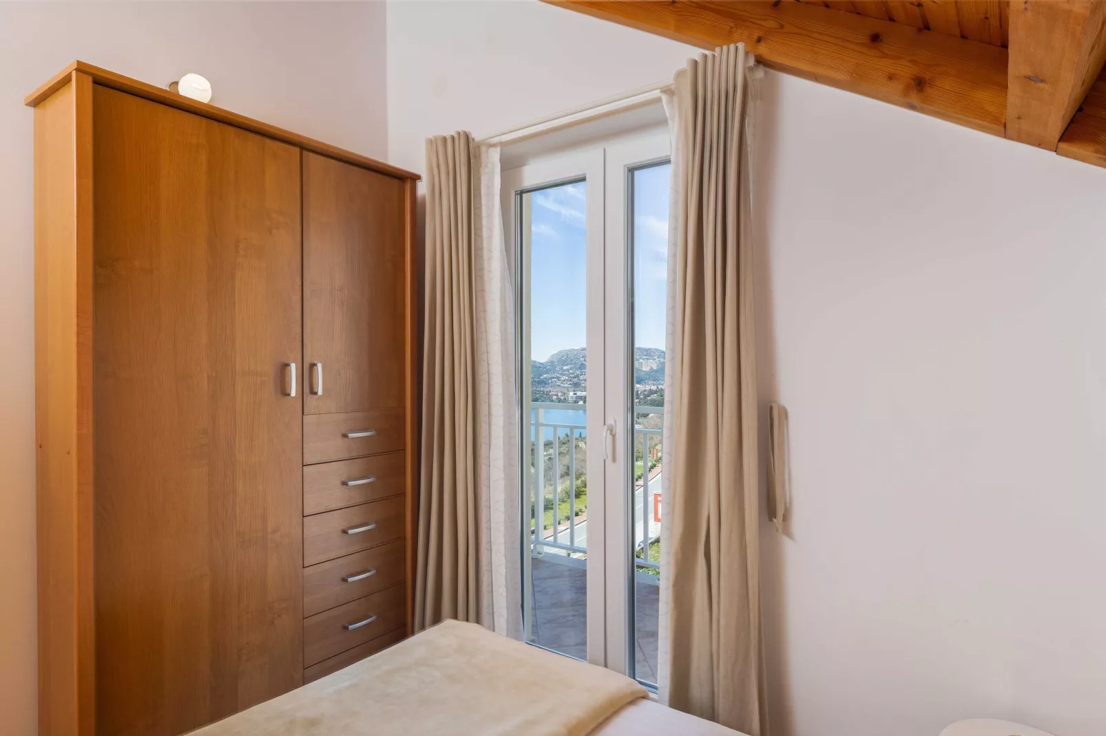 Apartment M&K - Two Bedroom Apartment with Balcony and Sea View-Chambre