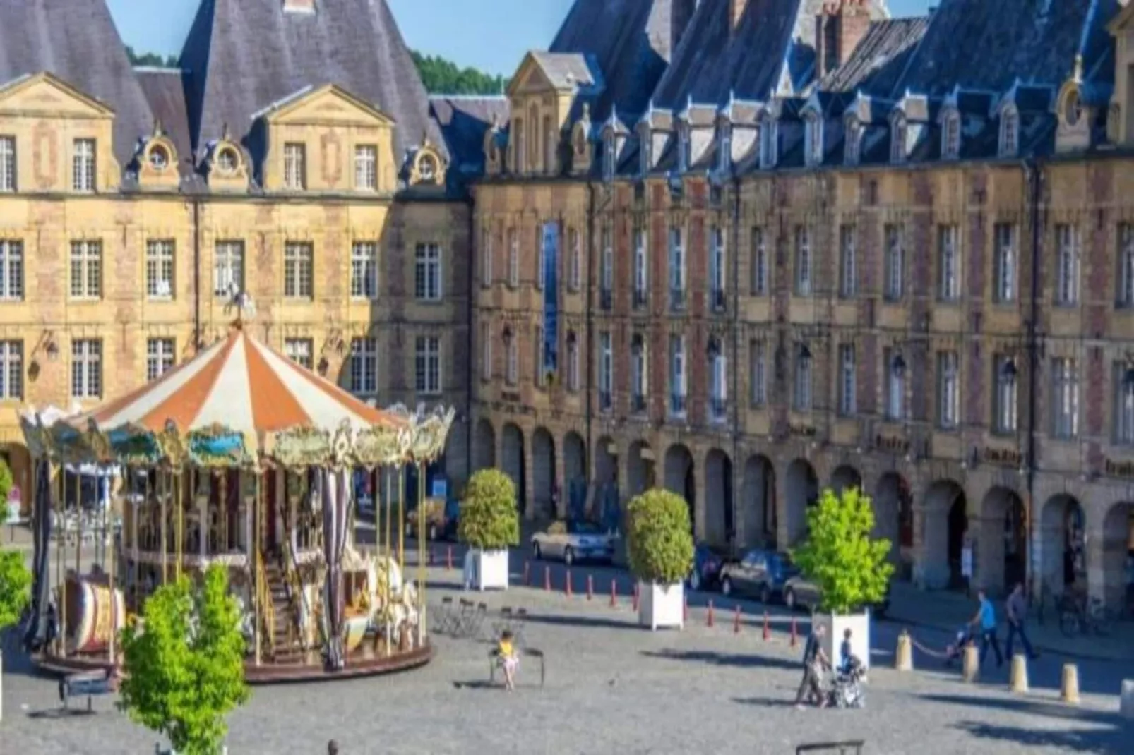 Le Phenix-Areas within 20km in summer