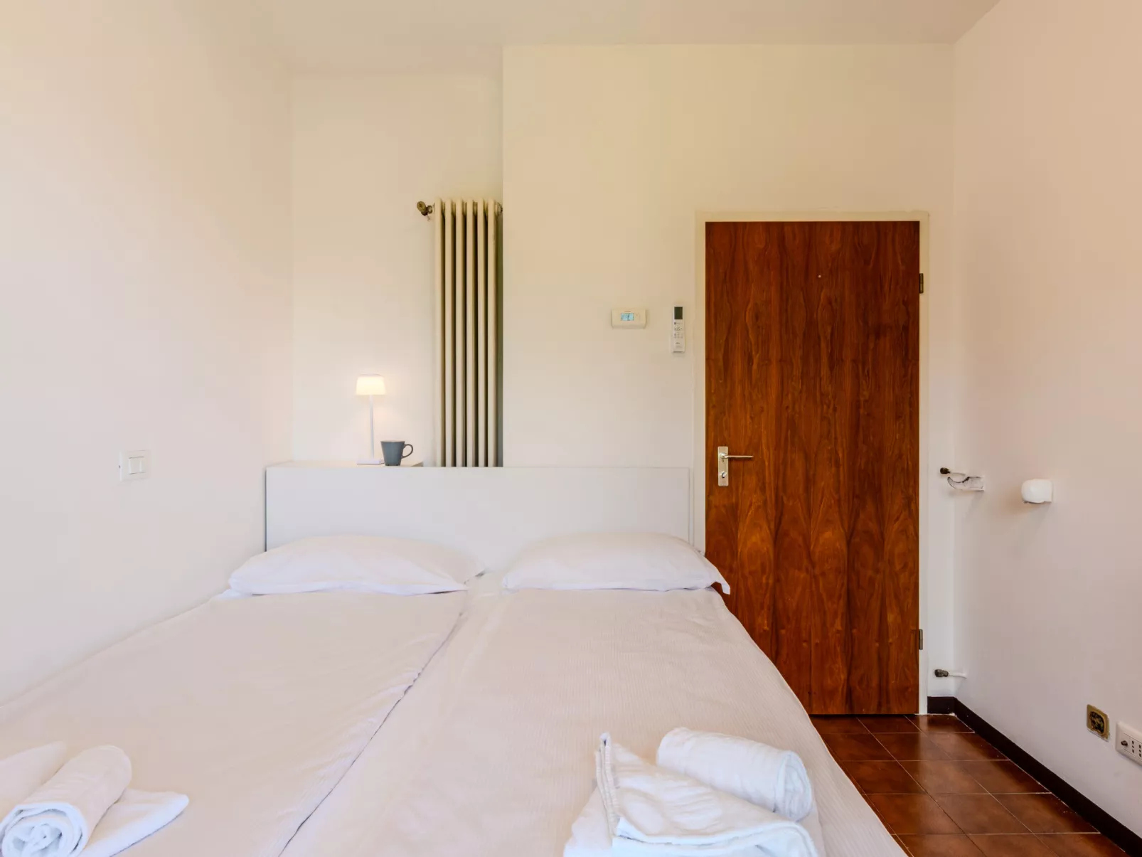 Domaso central apartment-Inside