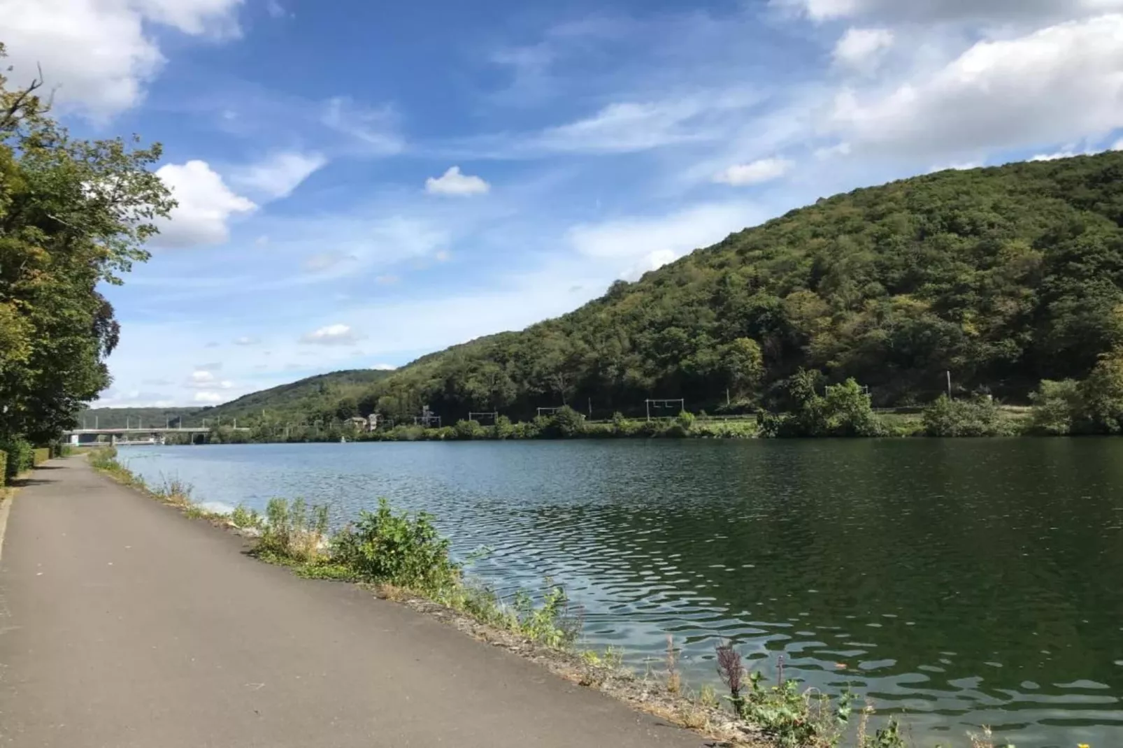 Le Moulin-Zones été à 20 km