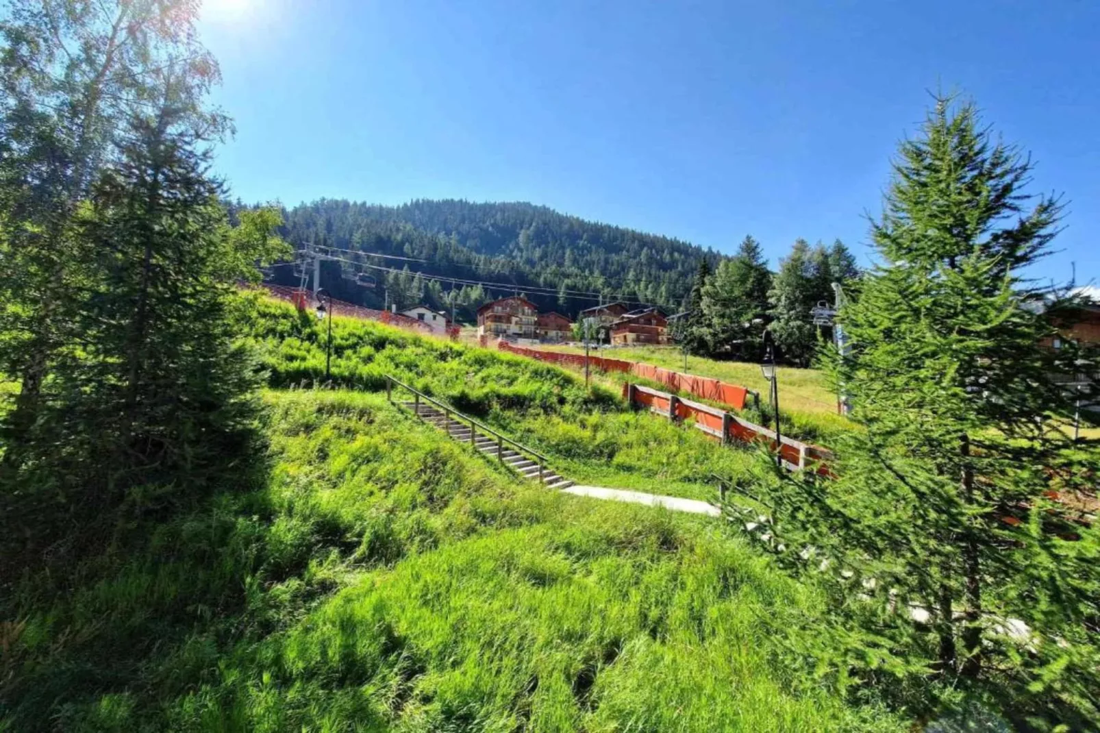 LA TURRA N°301 - 3P6-Areas within 20km in summer