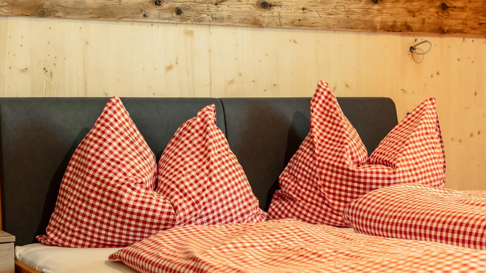 Heualm-Bedroom