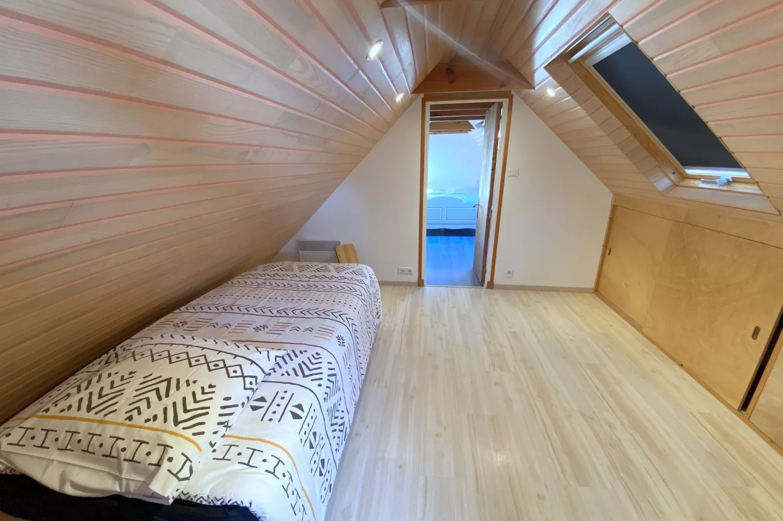 Jolie maison proche de la mer-Bedroom