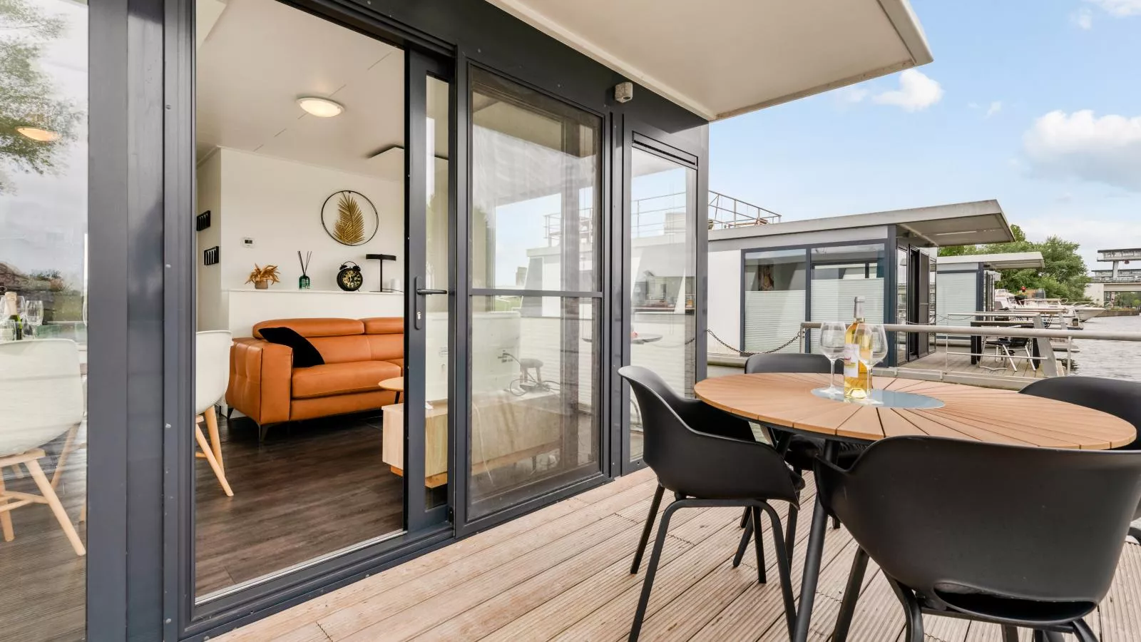 Maxim Jr-Terrace balcony