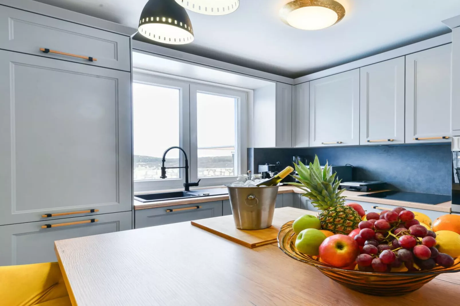 429433-Dining room