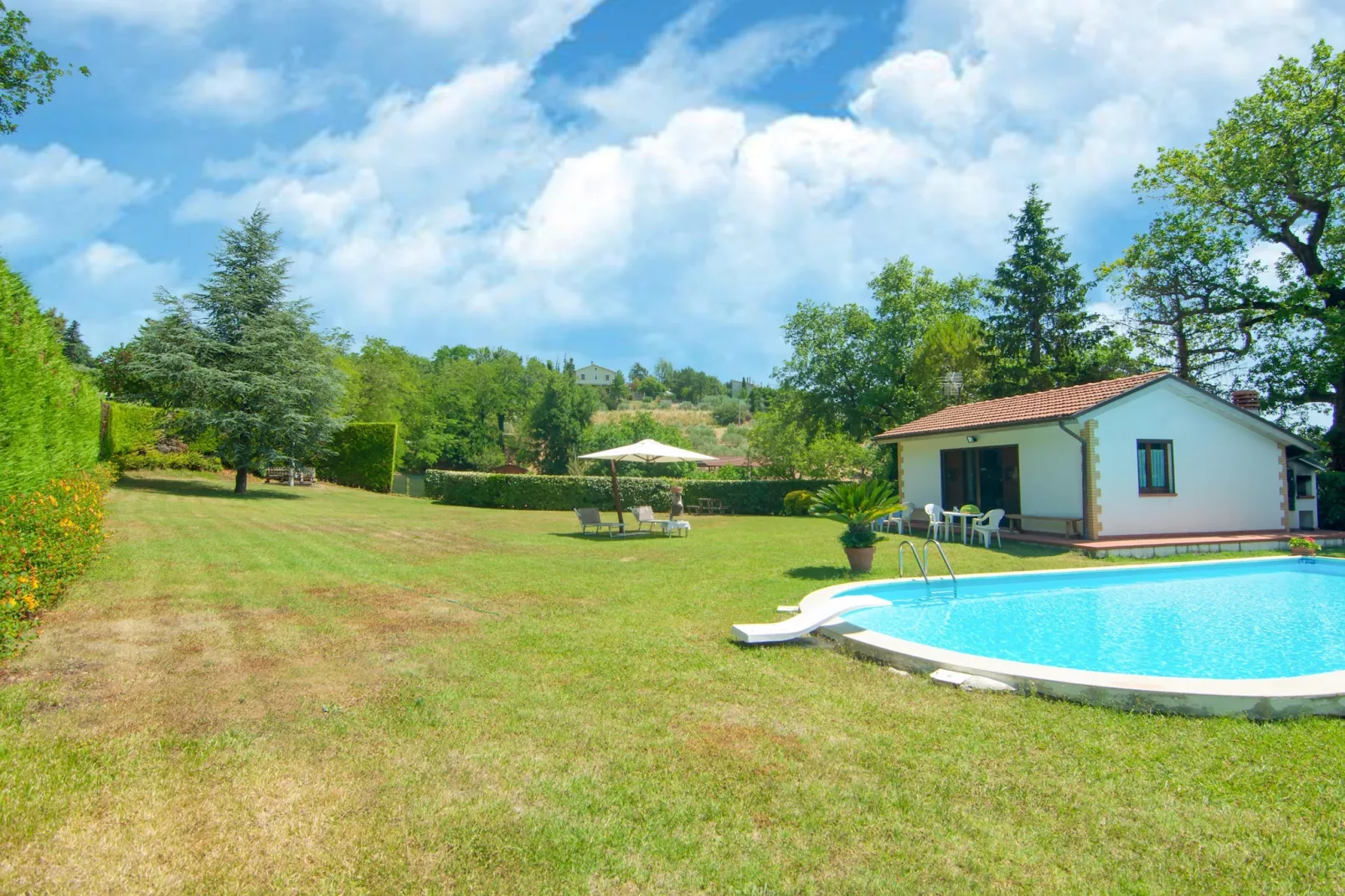 Apartamento Giardino-Schwimmbad