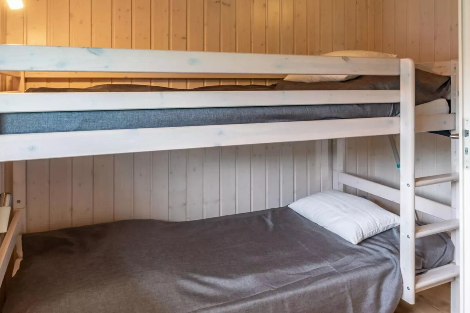 315274-Bedroom