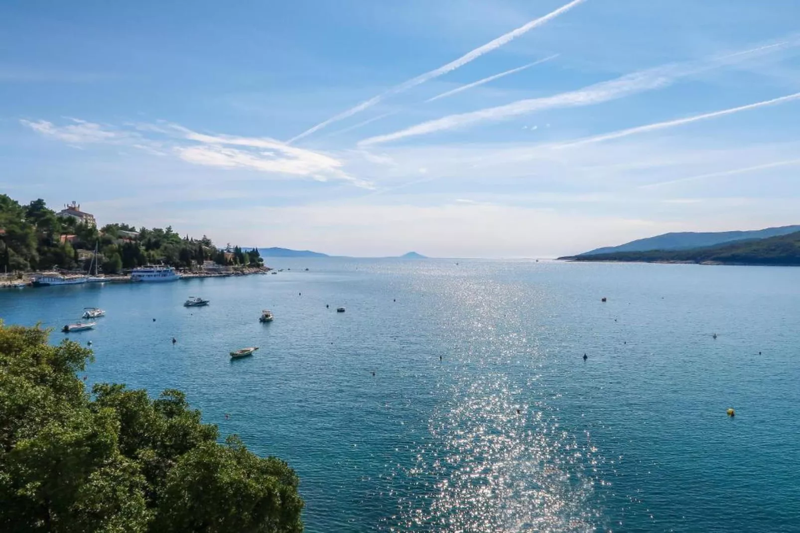 Lady M White - Balcony and Sea View-Areas within 20km in summer