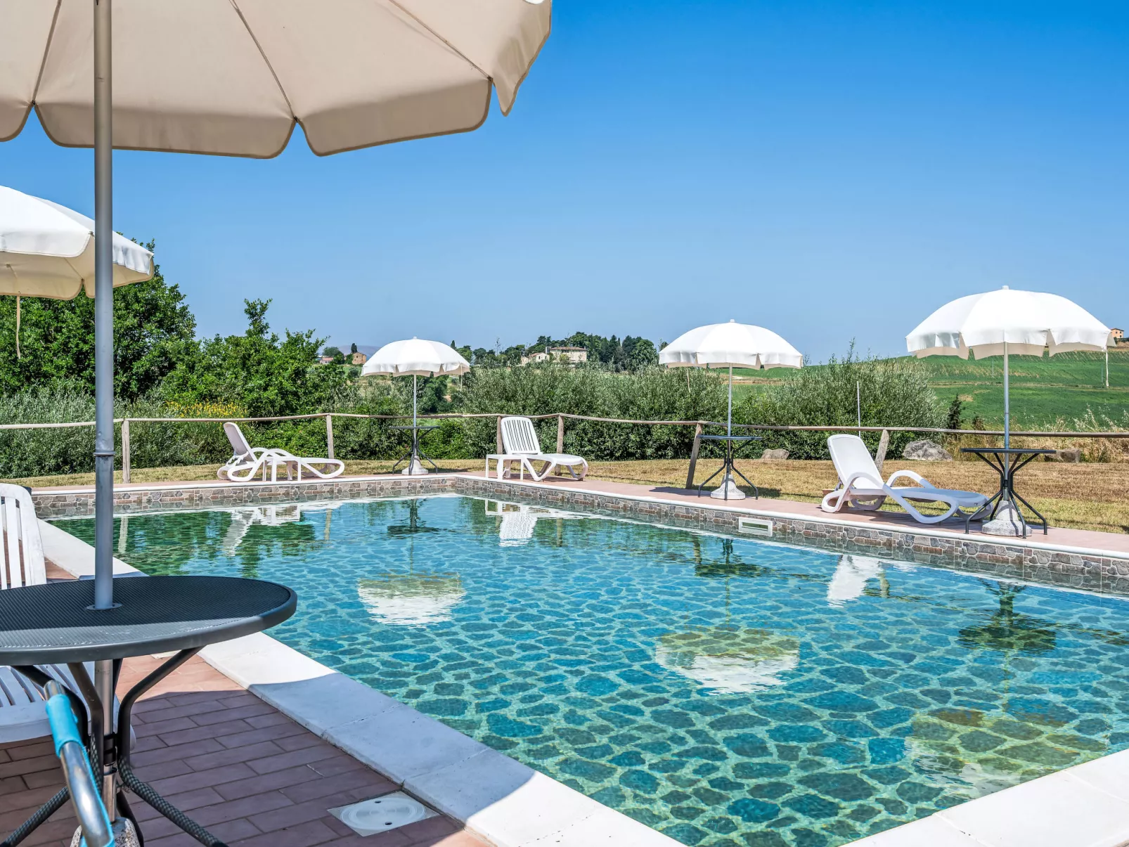 Giuncheto Piscina-Outside