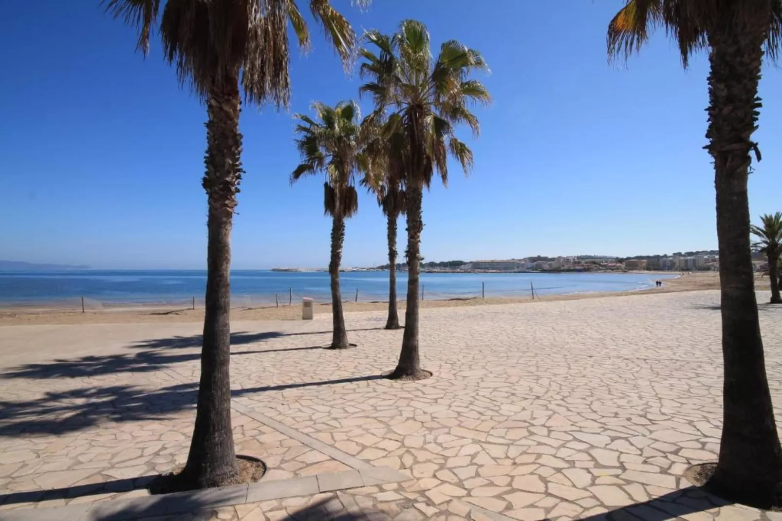 Can Tarra 1-Areas within 5km in summer