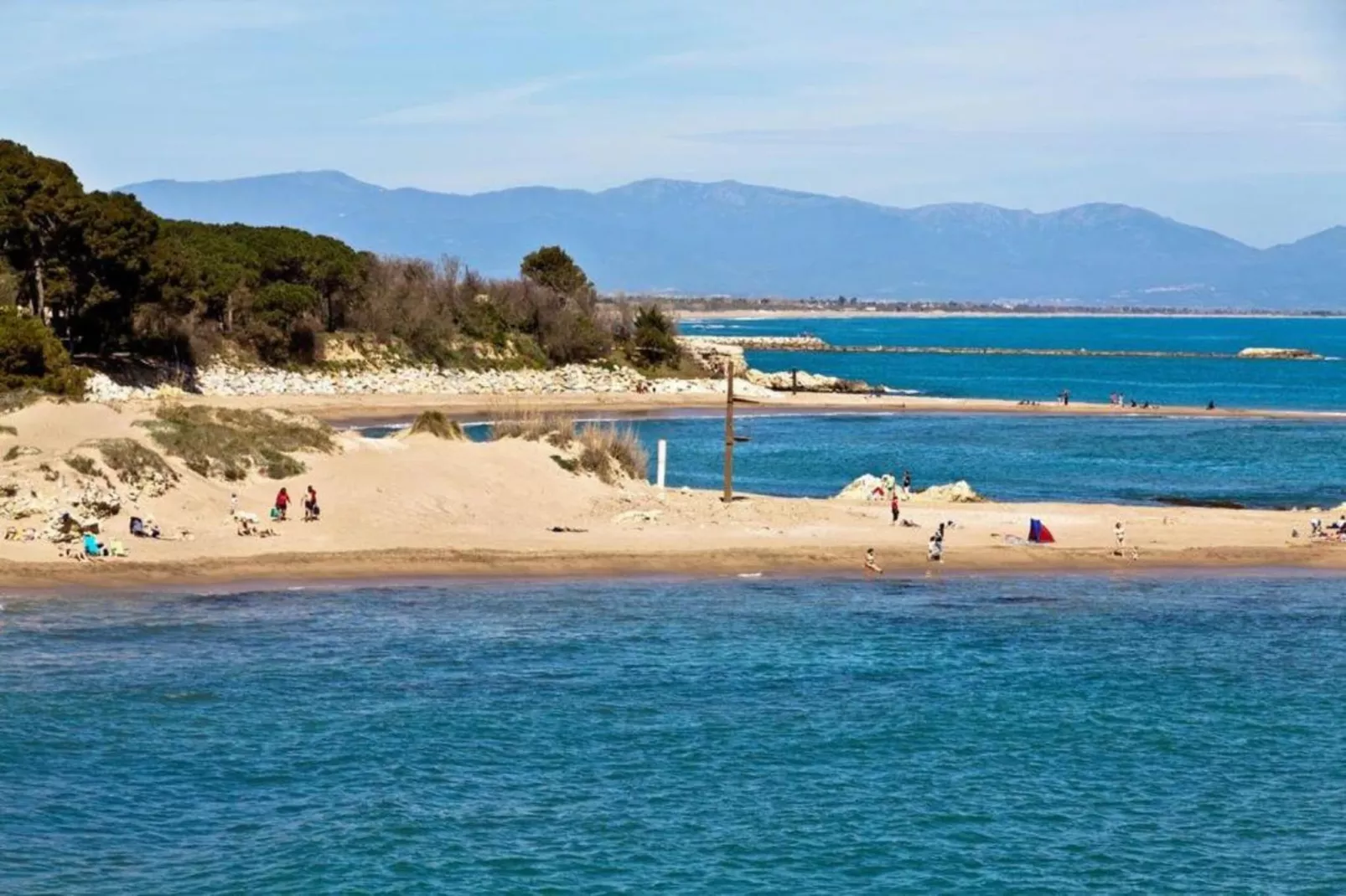 Can Tarra 2-Areas within 1km in summer