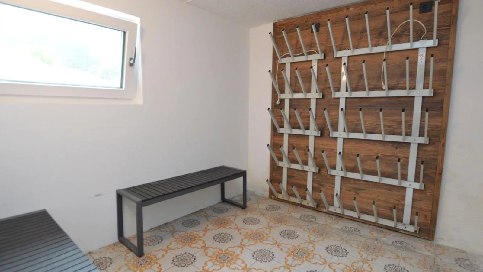 Leni-Facilities