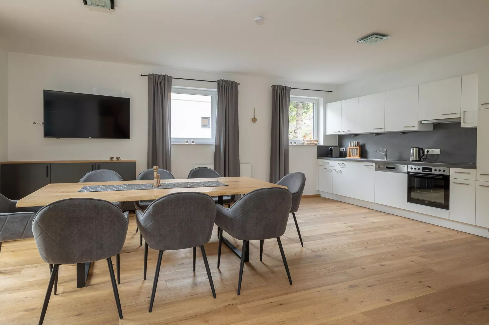 Turrach Chalet 1-Dining room