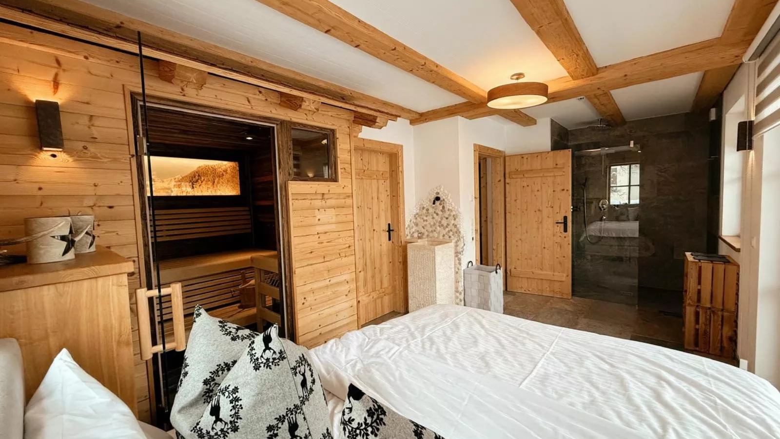 Wildrose-Bedroom